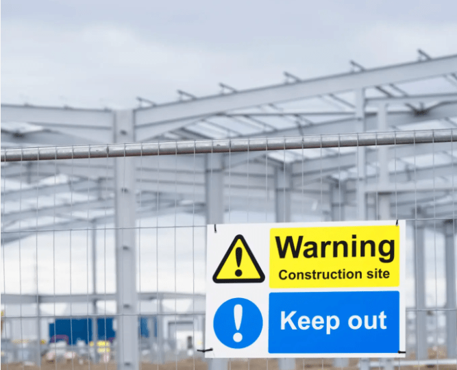 Enhancing Construction Site Safety with Portable Fences